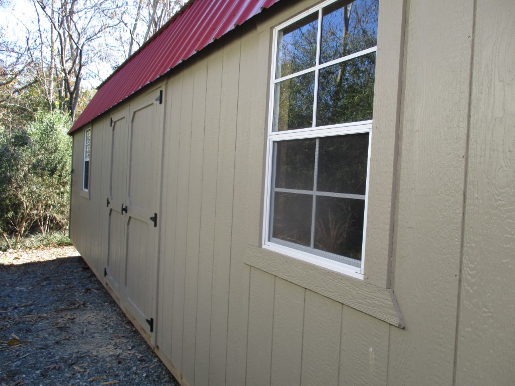 Side Lofted Barn